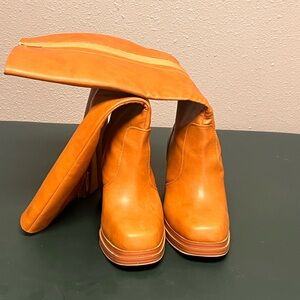 Torrid 7.5 wide calf boots